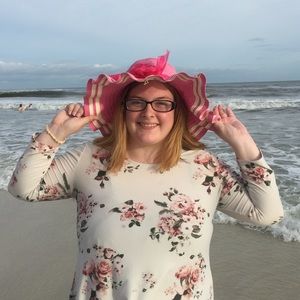 Meet your Posher, Gloria